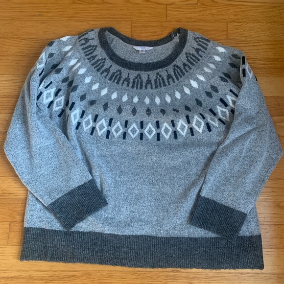 Time and Tru Sweaters - Women’s Time and Tru Gray/Black/White Patterned Sweater W/Silver Threading. XXL